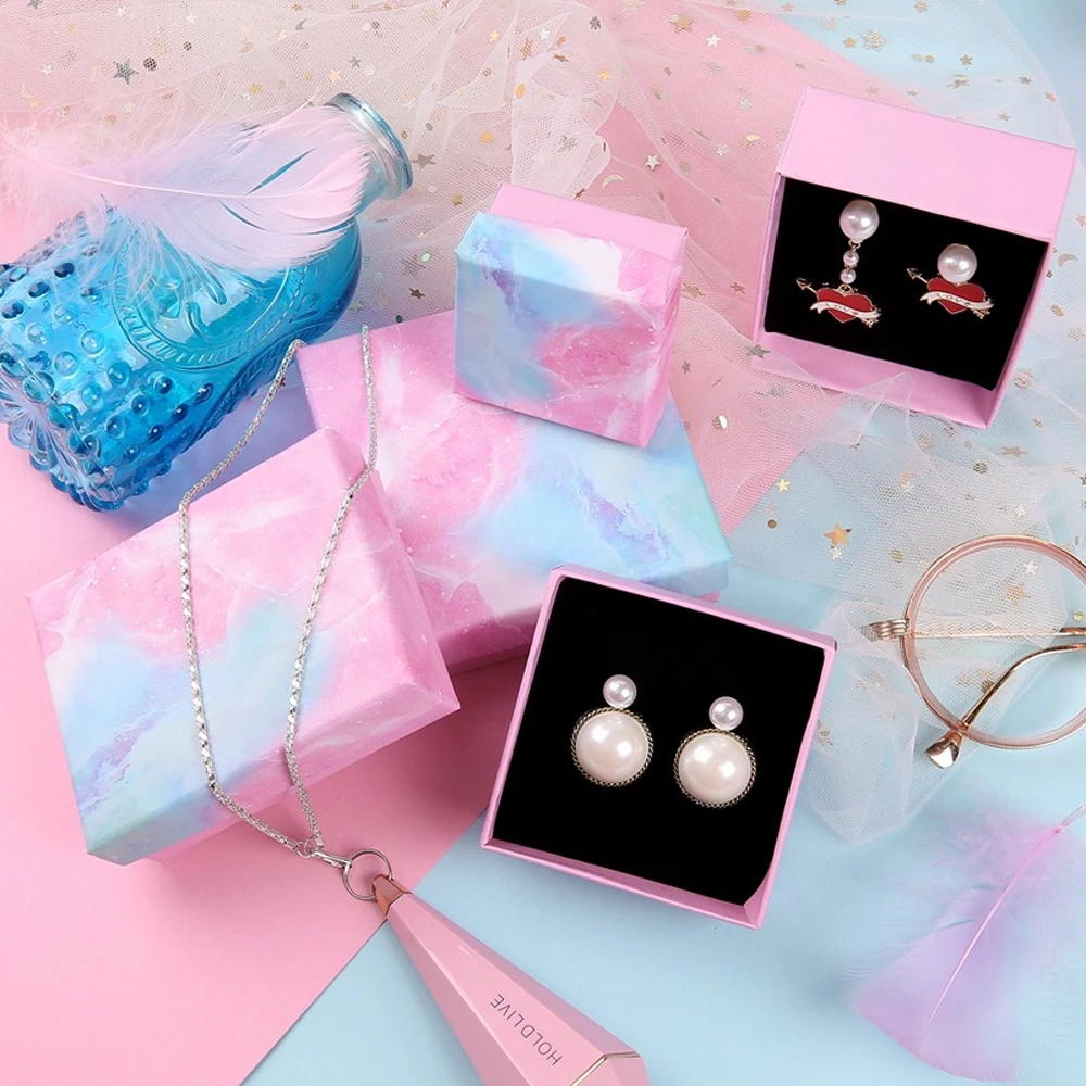 24 шт., персонализированная печать логотипа, бумажная шкатулка для драгоценностей, упаковка для свадебного подарка для колец, серег, ожерелья, кулона, браслета, хранения
24 шт., персонализированная печать логотипа, бумажная шкатулка для драгоценностей, упаковка для свадебного подарка для колец, серег, ожерелья, кулона, браслета, хранения