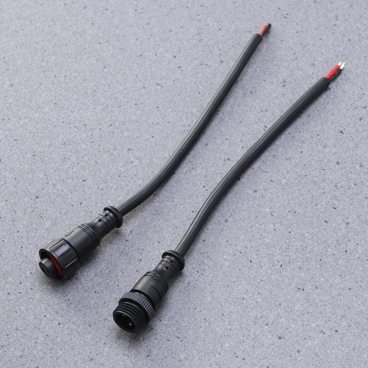 2Pcs Waterproof Plug Connector Weatherproof Reliable Joint Cable for String Light Installation Garden Yard Patio Solar Panel
2Pcs Waterproof Plug Connector Weatherproof Reliable Joint Cable for String Light Installation Garden Yard Patio Solar Panel