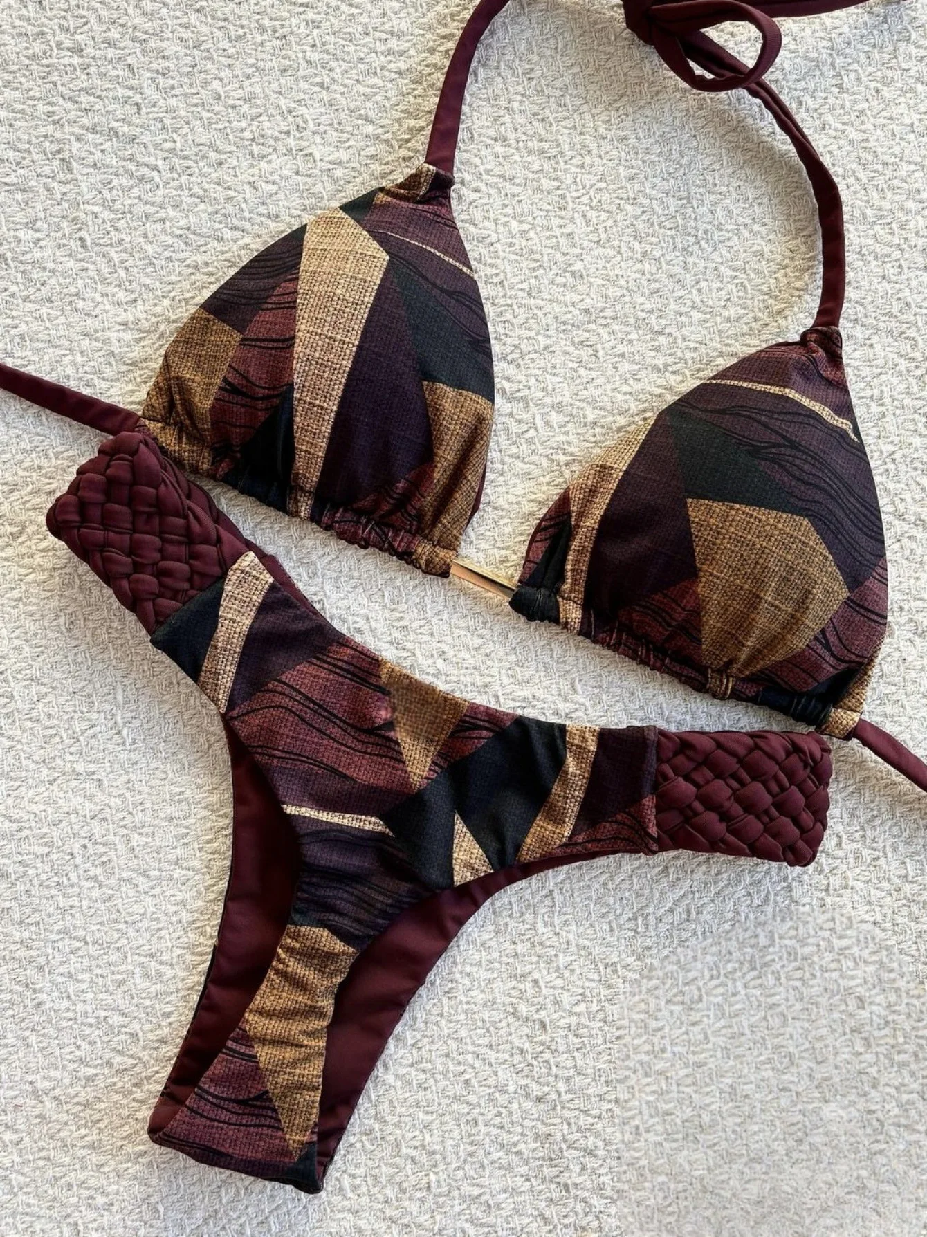 2025 Printed Halter Mini Thong High Cut Bikini Female Swimsuit Women Swimwear Two-pieces Bikini set Bather Bathing Suit Swim
2025 Printed Halter Mini Thong High Cut Bikini Female Swimsuit Women Swimwear Two-pieces Bikini set Bather Bathing Suit Swim