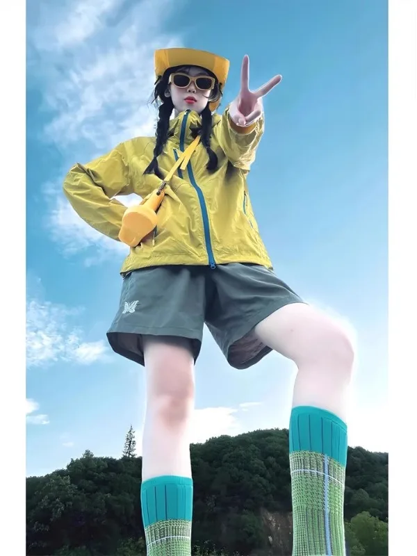 Легкая женская спортивная куртка Dopne Light Mustard Outdoor Mountain Series с капюшоном, осенняя коллекция 2025, новая, тонкая, быстросохнущая
Легкая женская спортивная куртка Dopne Light Mustard Outdoor Mountain Series с капюшоном, осенняя коллекция 2025, новая, тонкая, быстросохнущая