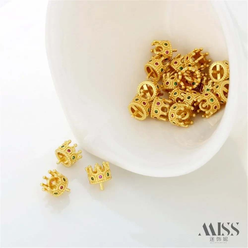 18K Matte Gold Color-preserving Zircon Crown with Pin Pendant DIY Handmade Bracelet Half-hole Gemstone Pearl Jewelry Accessories
18K Matte Gold Color-preserving Zircon Crown with Pin Pendant DIY Handmade Bracelet Half-hole Gemstone Pearl Jewelry Accessories