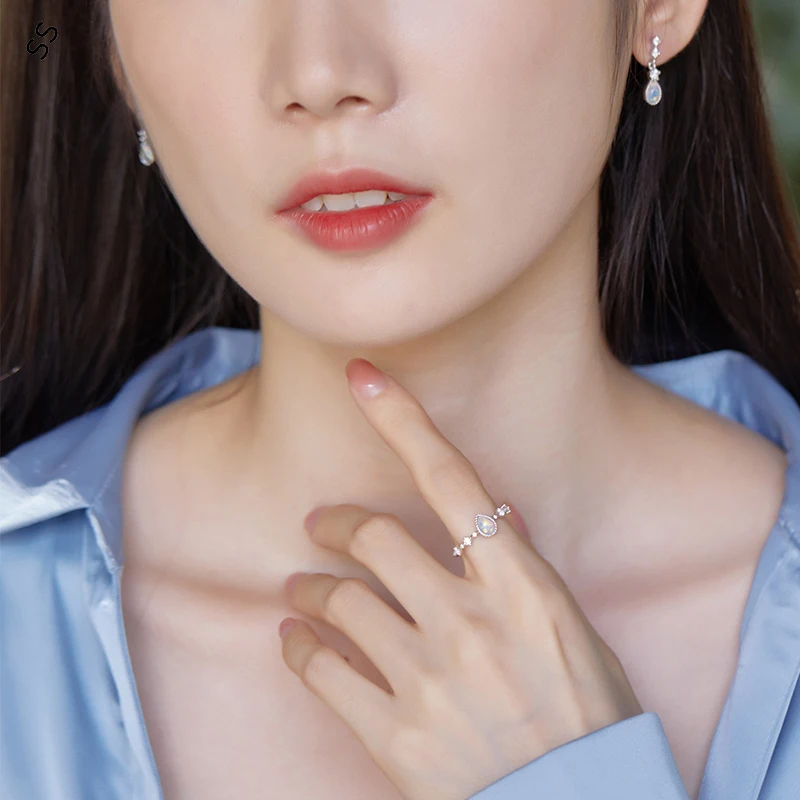 S925 Synthetic Opal Korean Minimalist Jewelry Set 3-Piece Necklace Earrings Ring Gift for Women Anniversary Birthday Confidence
S925 Synthetic Opal Korean Minimalist Jewelry Set 3-Piece Necklace Earrings Ring Gift for Women Anniversary Birthday Confidence