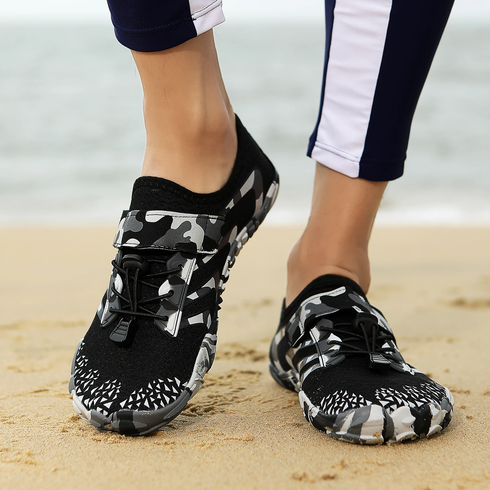 Adult Breathable Aqua Shoes Non-Slip Quick Dry Beach Water Shoes Anti-Wear for Outdoor Swimming Diving Wading
Adult Breathable Aqua Shoes Non-Slip Quick Dry Beach Water Shoes Anti-Wear for Outdoor Swimming Diving Wading