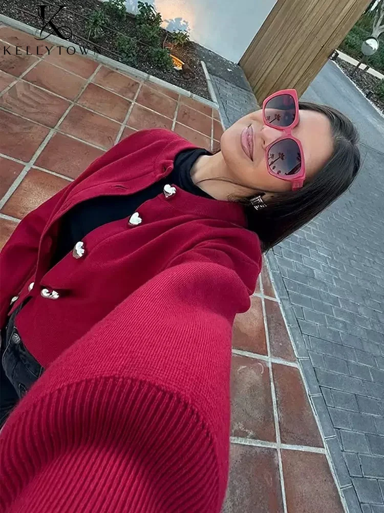 Casual Heart Shape Button Cardigan Women Long Sleeve Sweater Streetwear Chic Basic O Neck Long Sleeve Red Top Autumn Winter Coat
Casual Heart Shape Button Cardigan Women Long Sleeve Sweater Streetwear Chic Basic O Neck Long Sleeve Red Top Autumn Winter Coat
