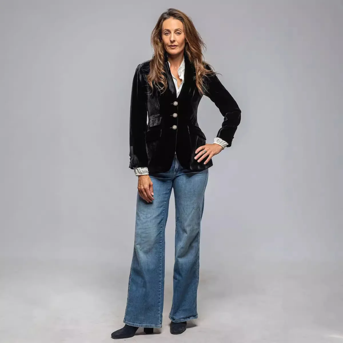 Spring Women's Fashion Vintage Velvet Blazer Slim Fit Split Hem Single Breasted Jacket Elegant Commuter Versatile Comfort Casual
Spring Women's Fashion Vintage Velvet Blazer Slim Fit Split Hem Single Breasted Jacket Elegant Commuter Versatile Comfort Casual