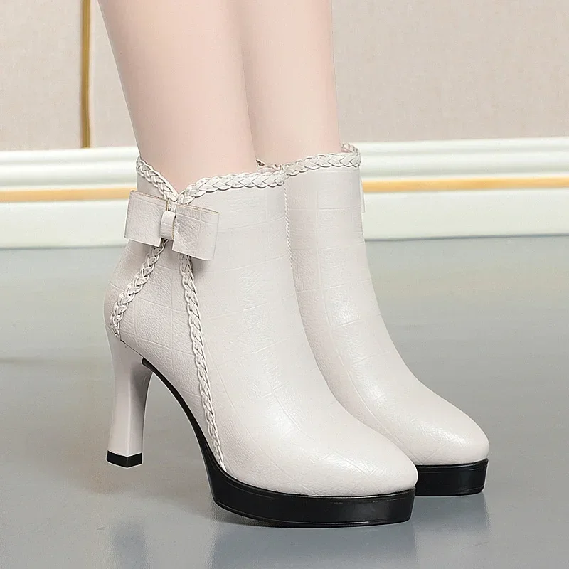 White Black High Heel Ankle Boots Women 2024 Pointed Toe Keep Warm Elegant Short Booties Ladies Ankle Buckle Decoration
White Black High Heel Ankle Boots Women 2024 Pointed Toe Keep Warm Elegant Short Booties Ladies Ankle Buckle Decoration