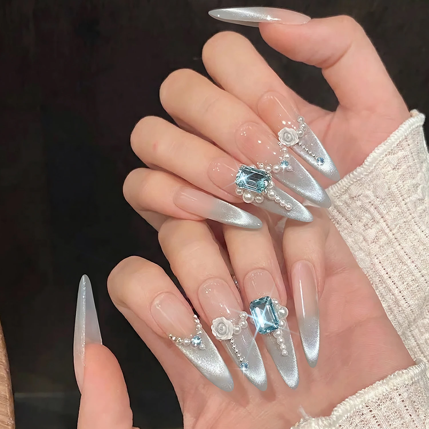 10PCS French Blue Cat Eye Press On Nails Long Almond Fake Nails with Rose & Blue Gem Charms Glossy Pearl Chain Decor False Nails
10PCS French Blue Cat Eye Press On Nails Long Almond Fake Nails with Rose & Blue Gem Charms Glossy Pearl Chain Decor False Nails