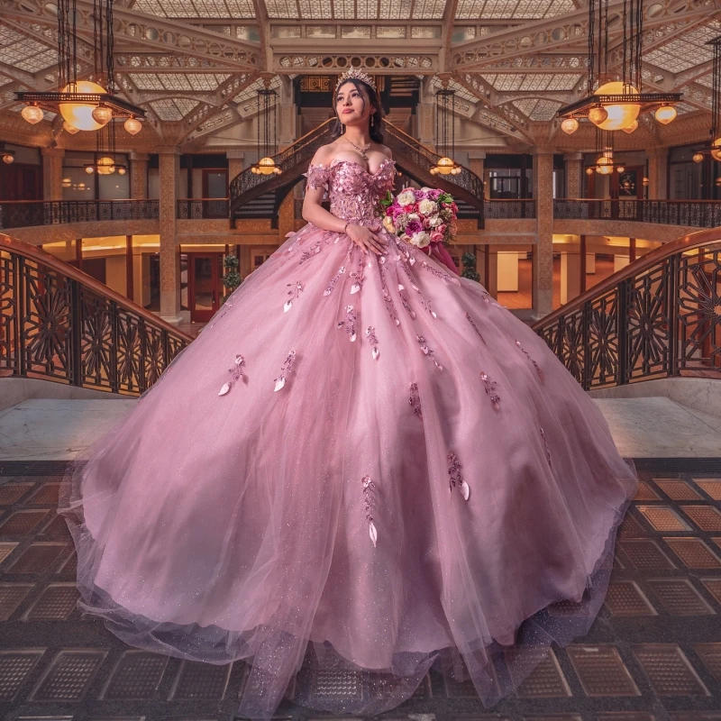 Розовые платья Quinceanera, бальное платье с открытыми плечами, аппликация, кружево, бисер, кристалл, тюль, милое платье 16, Vestidos 15 De Anos
Розовые платья Quinceanera, бальное платье с открытыми плечами, аппликация, кружево, бисер, кристалл, тюль, милое платье 16, Vestidos 15 De Anos