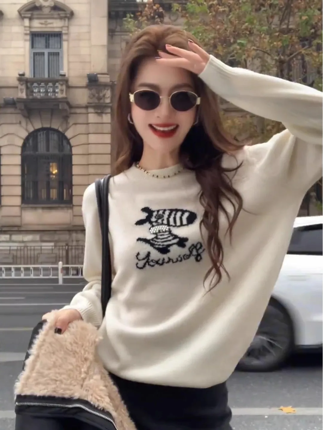 Стильный белый вязаный топ с мультяшным принтом для женщин, осенне-зимняя базовая одежда, корейский стиль, повседневный, утепленный
Стильный белый вязаный топ с мультяшным принтом для женщин, осенне-зимняя базовая одежда, корейский стиль, повседневный, утепленный