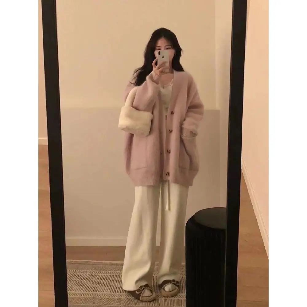 plus Size Pink Knitted Sweater Autumn Winter Mink Velvet Soft Thickened Open Cardigan Fufu Knitted Top for plus Size Women
plus Size Pink Knitted Sweater Autumn Winter Mink Velvet Soft Thickened Open Cardigan Fufu Knitted Top for plus Size Women