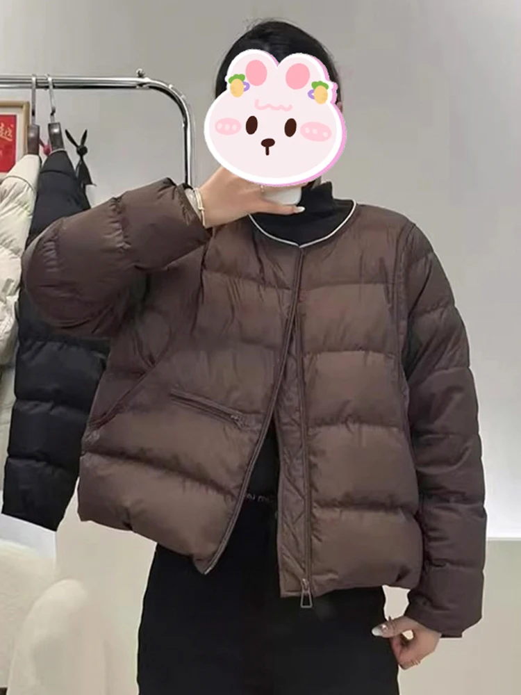 Корейская простая хлопковая куртка с круглым вырезом для женщин: свободная, теплая, модная, зимняя, новая, в стиле lazy, стройнящая, трендовая, хлопковое пальто
Корейская простая хлопковая куртка с круглым вырезом для женщин: свободная, теплая, модная, зимняя, новая, в стиле lazy, стройнящая, трендовая, хлопковое пальто