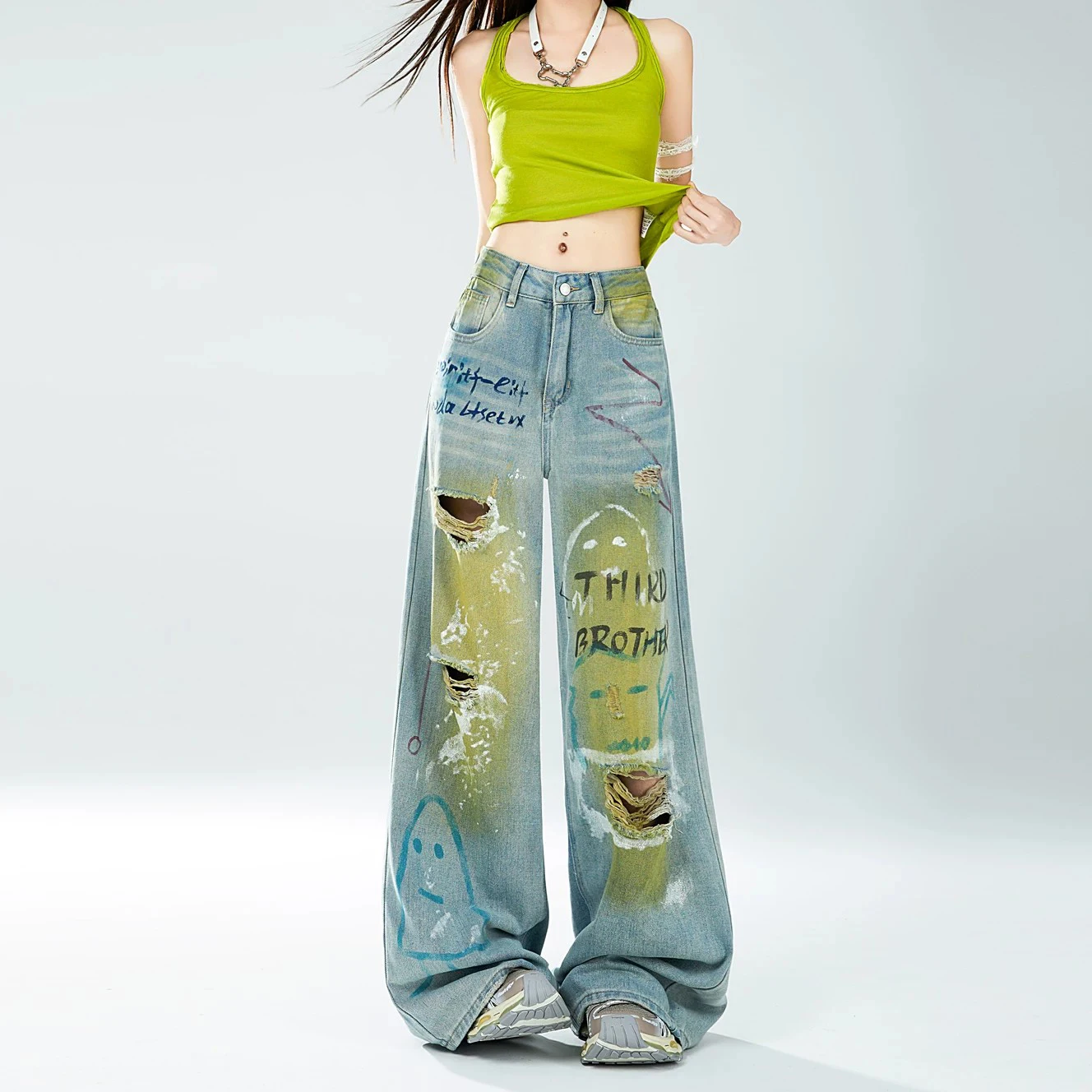 Dopamine American Retro Graffiti Ripped Jeans for Women, New Summer Style, High-Waisted, Unique Design, Loose Wide-Leg Floor-Length Pants
Dopamine American Retro Graffiti Ripped Jeans for Women, New Summer Style, High-Waisted, Unique Design, Loose Wide-Leg Floor-Length Pants