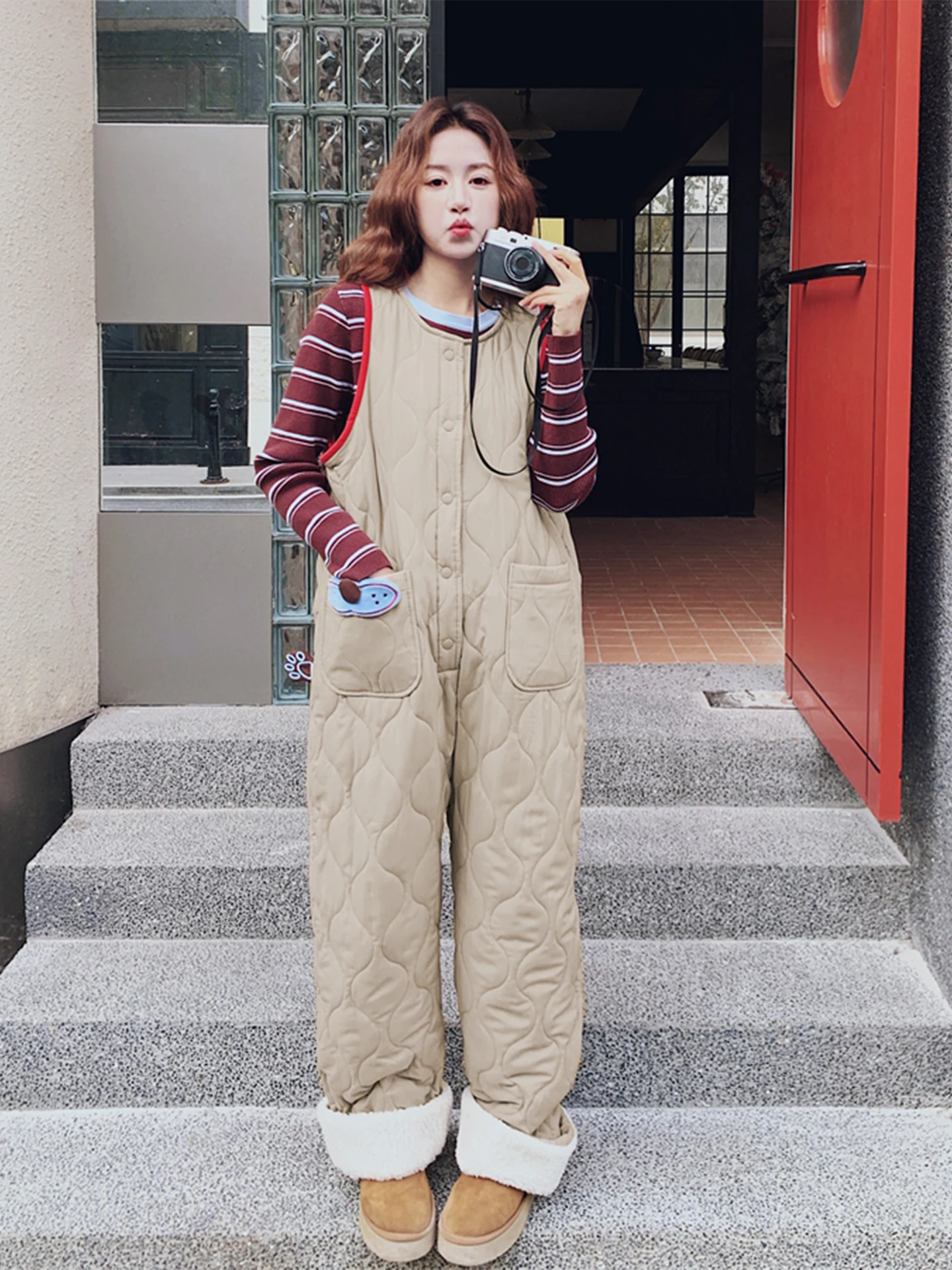 Женский осенне-зимний новый хлопковый стеганый комбинезон, вязаный лоскутный жилет цвета хаки, комплект из двух предметов, повседневный полосатый узор
Женский осенне-зимний новый хлопковый стеганый комбинезон, вязаный лоскутный жилет цвета хаки, комплект из двух предметов, повседневный полосатый узор