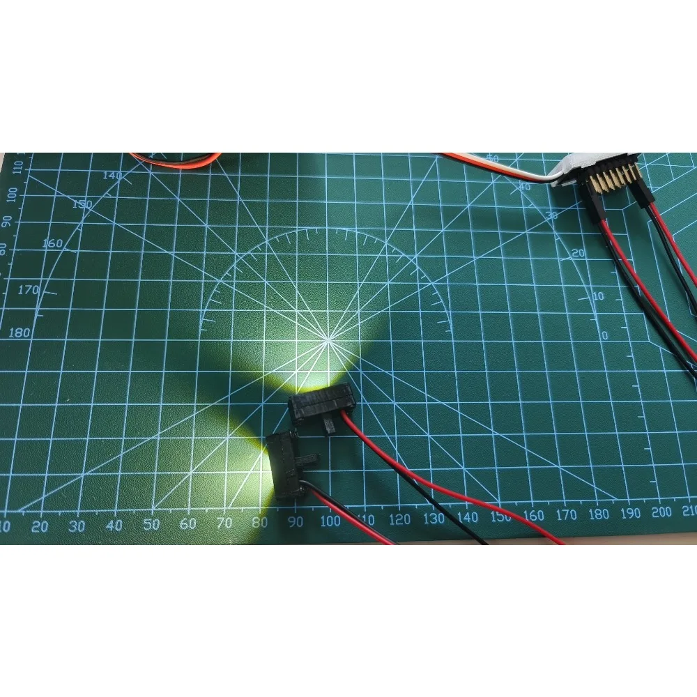 LED Rectangular Spotlight for 1/10 RC Crawler Car Traxxas TRX4 Defender AXIAL SCX10 RC4WD D90 D110 Wraith CC01 TRX6 G63 Wrangler
LED Rectangular Spotlight for 1/10 RC Crawler Car Traxxas TRX4 Defender AXIAL SCX10 RC4WD D90 D110 Wraith CC01 TRX6 G63 Wrangler