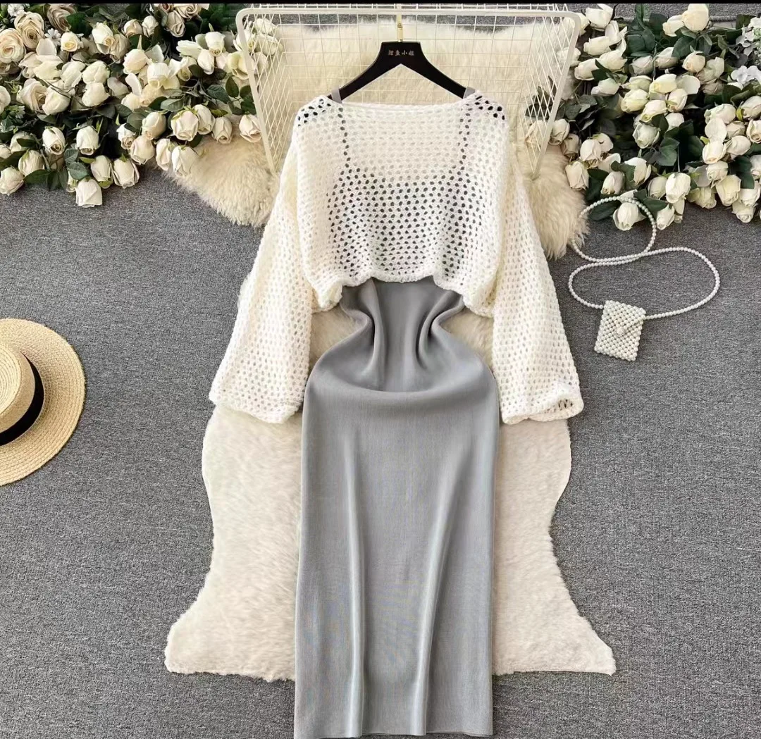 New Autumn Casual Dress Sets Knitted Hollow Out Long Sleeve Loose Short Pullover Top + V-neck Sexy Sling Dresses 2 Piece Outfits
New Autumn Casual Dress Sets Knitted Hollow Out Long Sleeve Loose Short Pullover Top + V-neck Sexy Sling Dresses 2 Piece Outfits