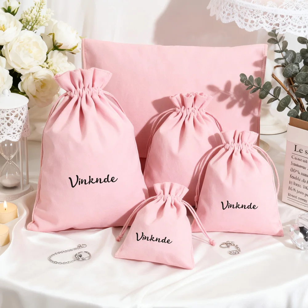 50 упаковок 25x30 см, сумка для ювелирных изделий, розовая бархатная фланелевая сумка на шнурке, индивидуальный логотип, роскошный свадебный рождественский органайзер для хранения
50 упаковок 25x30 см, сумка для ювелирных изделий, розовая бархатная фланелевая сумка на шнурке, индивидуальный логотип, роскошный свадебный рождественский органайзер для хранения