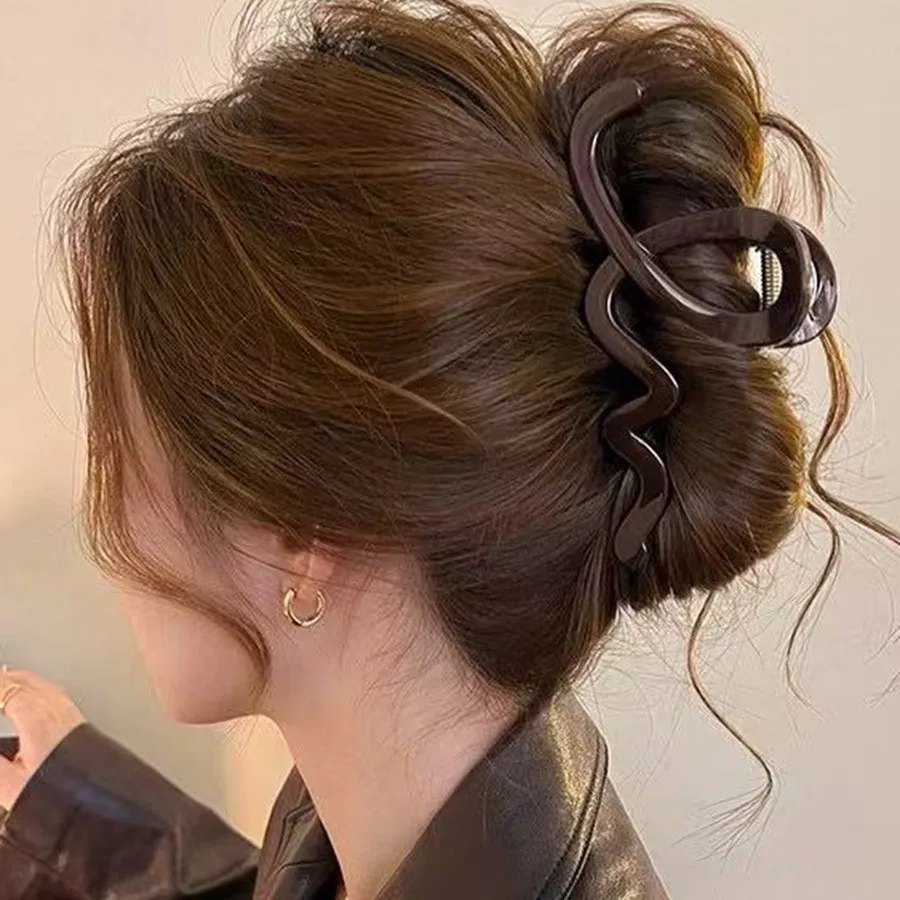 Korean Style Simple Hair Jaw Clip For Thick Hair Back Of Head Shark Claw Premium Elegant Strong Grip For Women
Korean Style Simple Hair Jaw Clip For Thick Hair Back Of Head Shark Claw Premium Elegant Strong Grip For Women