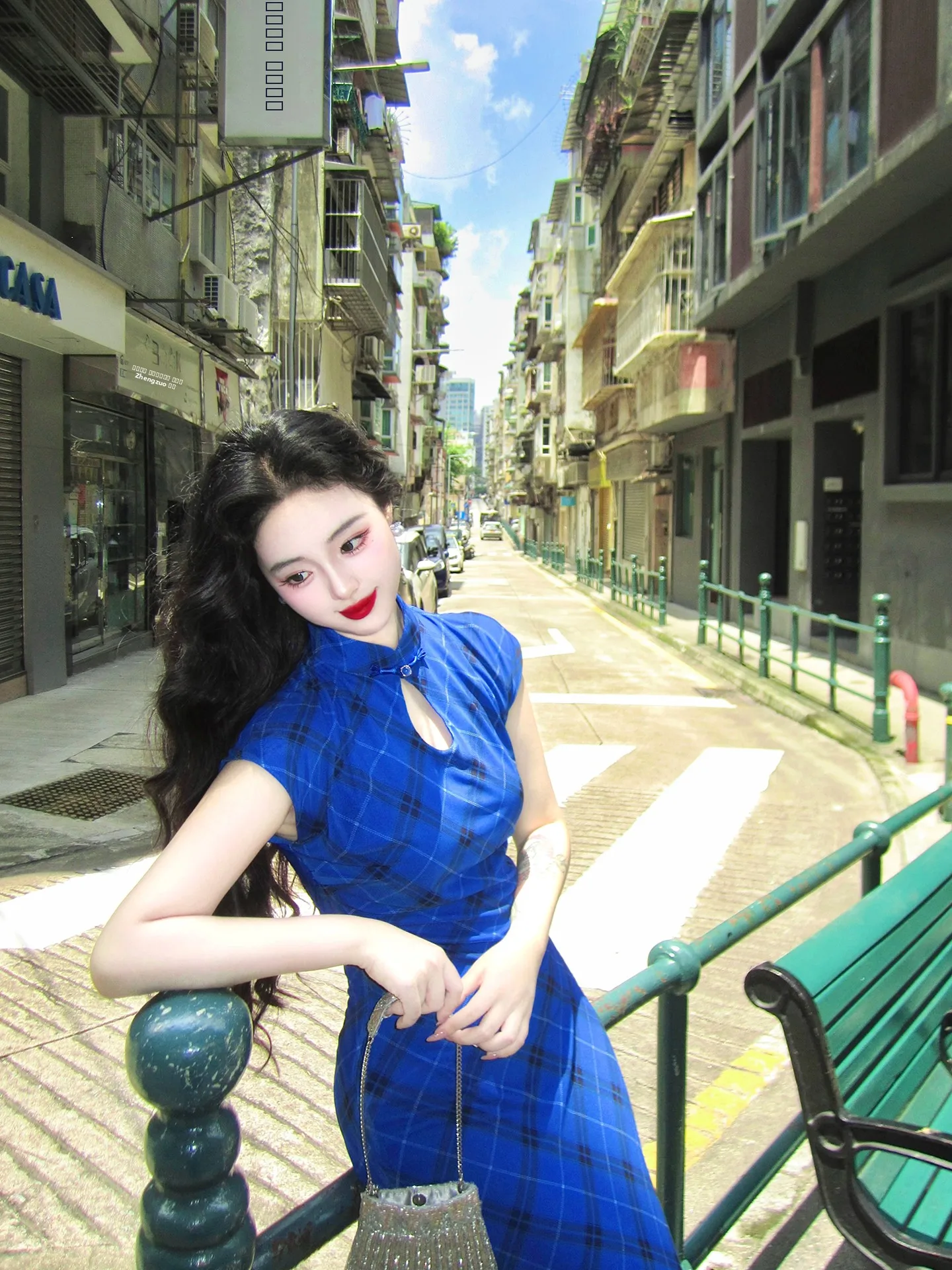 Lu Jin Retro Elastic Plaid Elegant Blue Qipao Dress Hong Kong Style Girl's Elegant Midi Dress for Banquet And Daily Wear
Lu Jin Retro Elastic Plaid Elegant Blue Qipao Dress Hong Kong Style Girl's Elegant Midi Dress for Banquet And Daily Wear