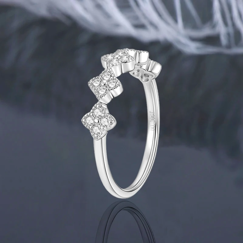 IOGOU Lucky Clover Flower Moissanite Ring Unique Finger Band for Women 925 Silver S925 Cute Charm Fine Jewelry Valentine's Gift
IOGOU Lucky Clover Flower Moissanite Ring Unique Finger Band for Women 925 Silver S925 Cute Charm Fine Jewelry Valentine's Gift