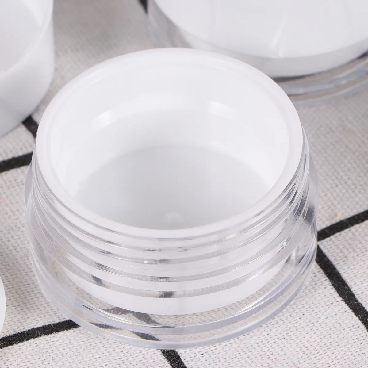 4Pcs 20G Empty Lotion Case Makeup Cream Jar Compact Leak-Resistant Storage Container for Face Cream Lip Balm Ointment
4Pcs 20G Empty Lotion Case Makeup Cream Jar Compact Leak-Resistant Storage Container for Face Cream Lip Balm Ointment