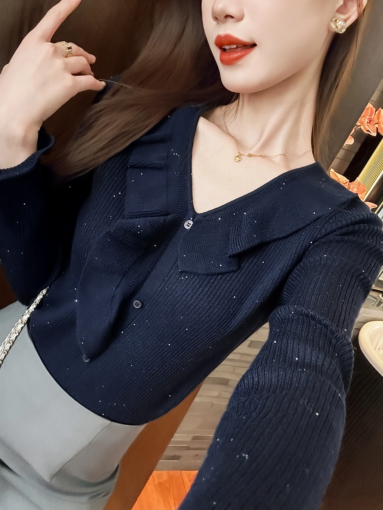 Ele Knitted Women's Top in Royal Blue Color by You See Comfortable Long Sve V-Ne Soft Material Casual Wear for Ladies
Ele Knitted Women's Top in Royal Blue Color by You See Comfortable Long Sve V-Ne Soft Material Casual Wear for Ladies