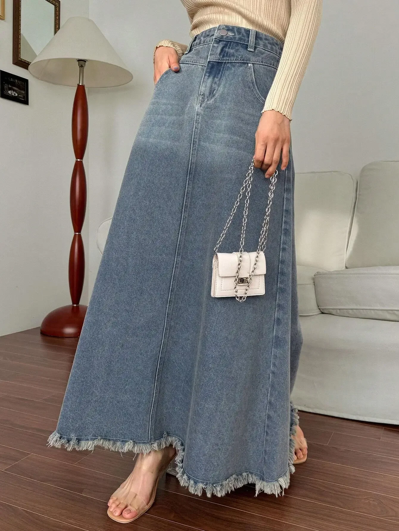 Women's High-Waisted Frayed Hem Denim Maxi Skirt with Front Button and Pockets
Women's High-Waisted Frayed Hem Denim Maxi Skirt with Front Button and Pockets
