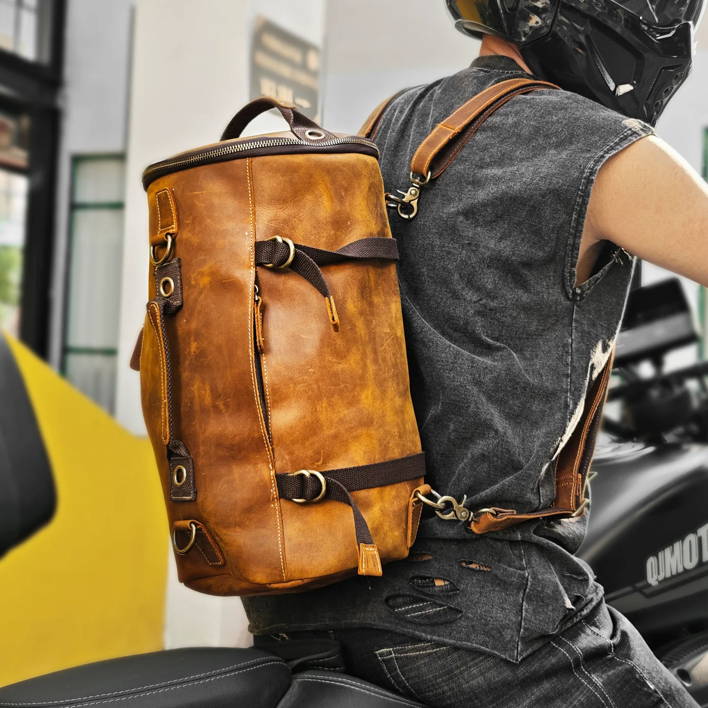 Multifunctional Men's Backpack Genuine Leather Vintage Handbag Crossbod Personalizationy Cylinder Bag
Multifunctional Men's Backpack Genuine Leather Vintage Handbag Crossbod Personalizationy Cylinder Bag