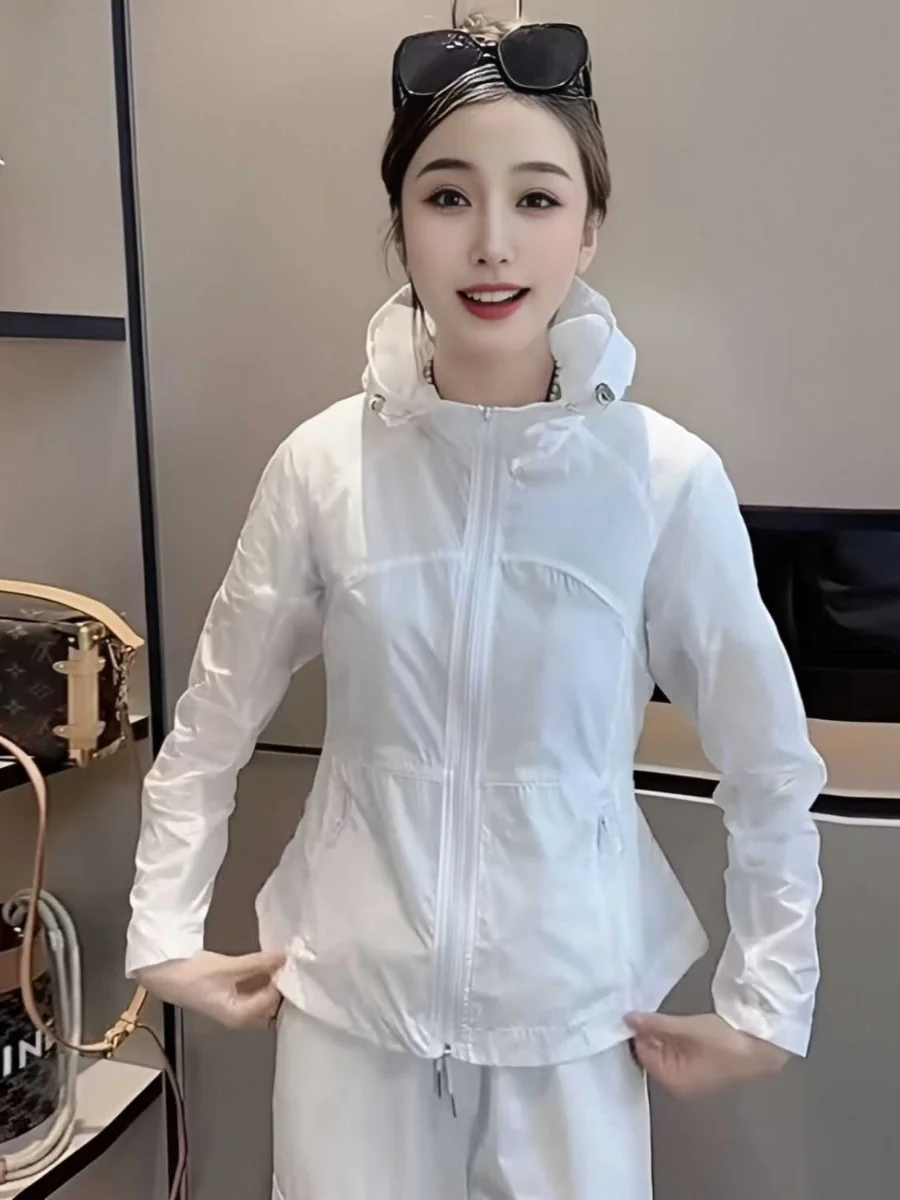Korean Faion Loose Breathable Women's Summer Casual Lightweight Windbreaker Sun Protection Outerwear Trendy ort Coat
Korean Faion Loose Breathable Women's Summer Casual Lightweight Windbreaker Sun Protection Outerwear Trendy ort Coat