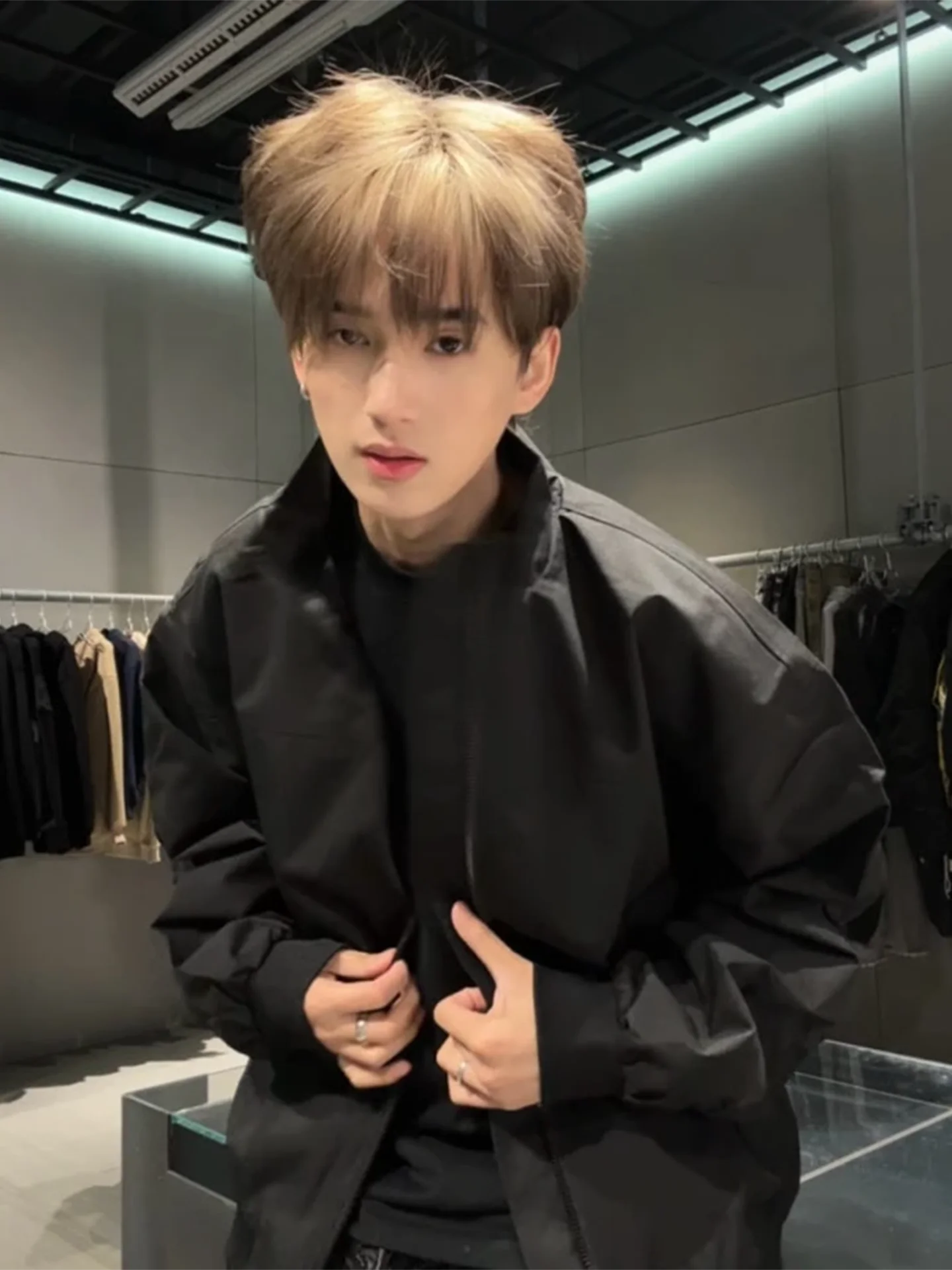 Men's Fitn Jaet down Jaet Thiened Stand Collar Winter Coat Waterproof Cotton Inserted Retro Sle Warm Coat
Men's Fitn Jaet down Jaet Thiened Stand Collar Winter Coat Waterproof Cotton Inserted Retro Sle Warm Coat