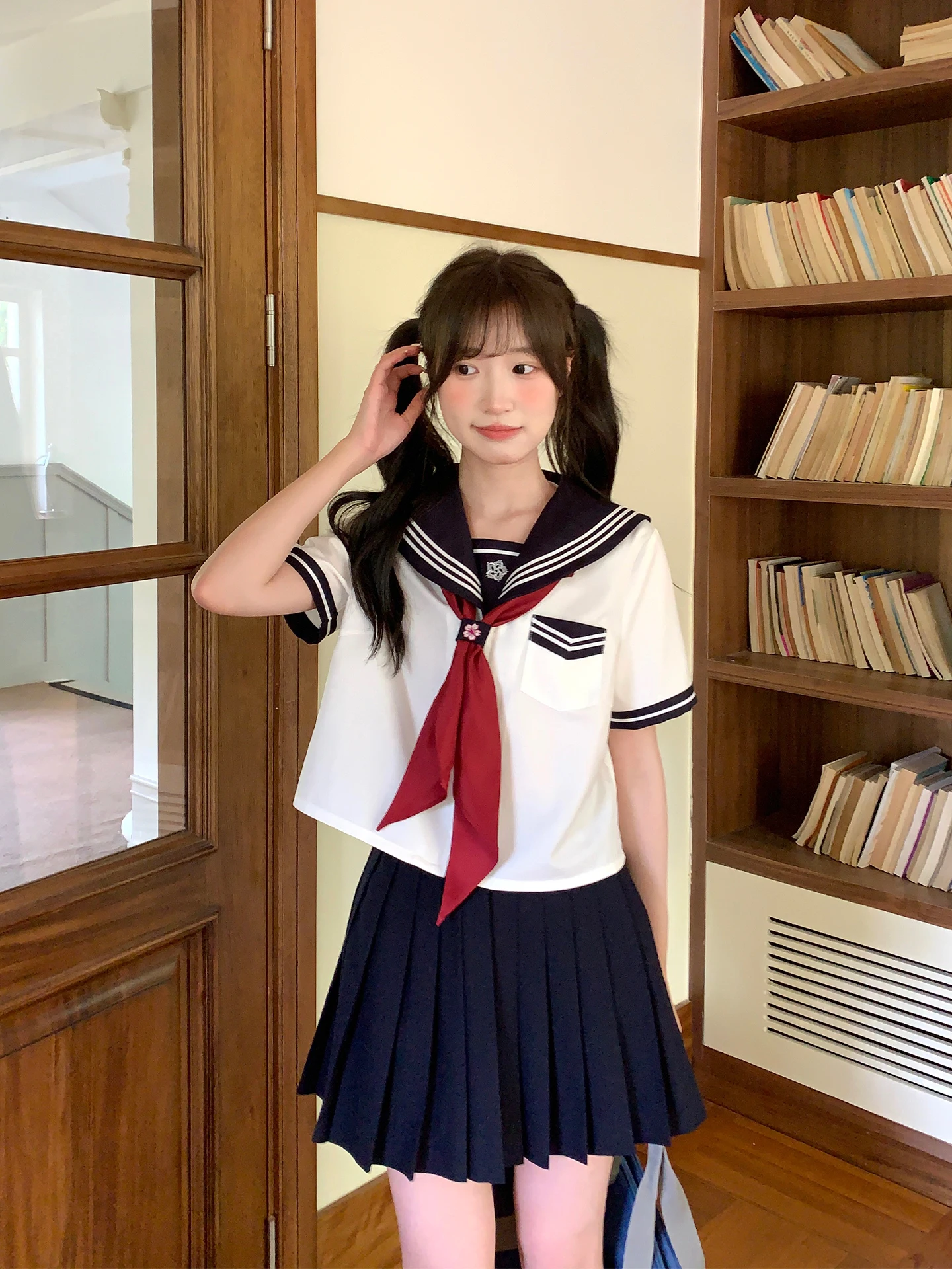 Summer Uniform Set Short Sleeve Sailor Suit Women's Small Size Student School Uniforms White And Purple Japanese Style
Summer Uniform Set Short Sleeve Sailor Suit Women's Small Size Student School Uniforms White And Purple Japanese Style