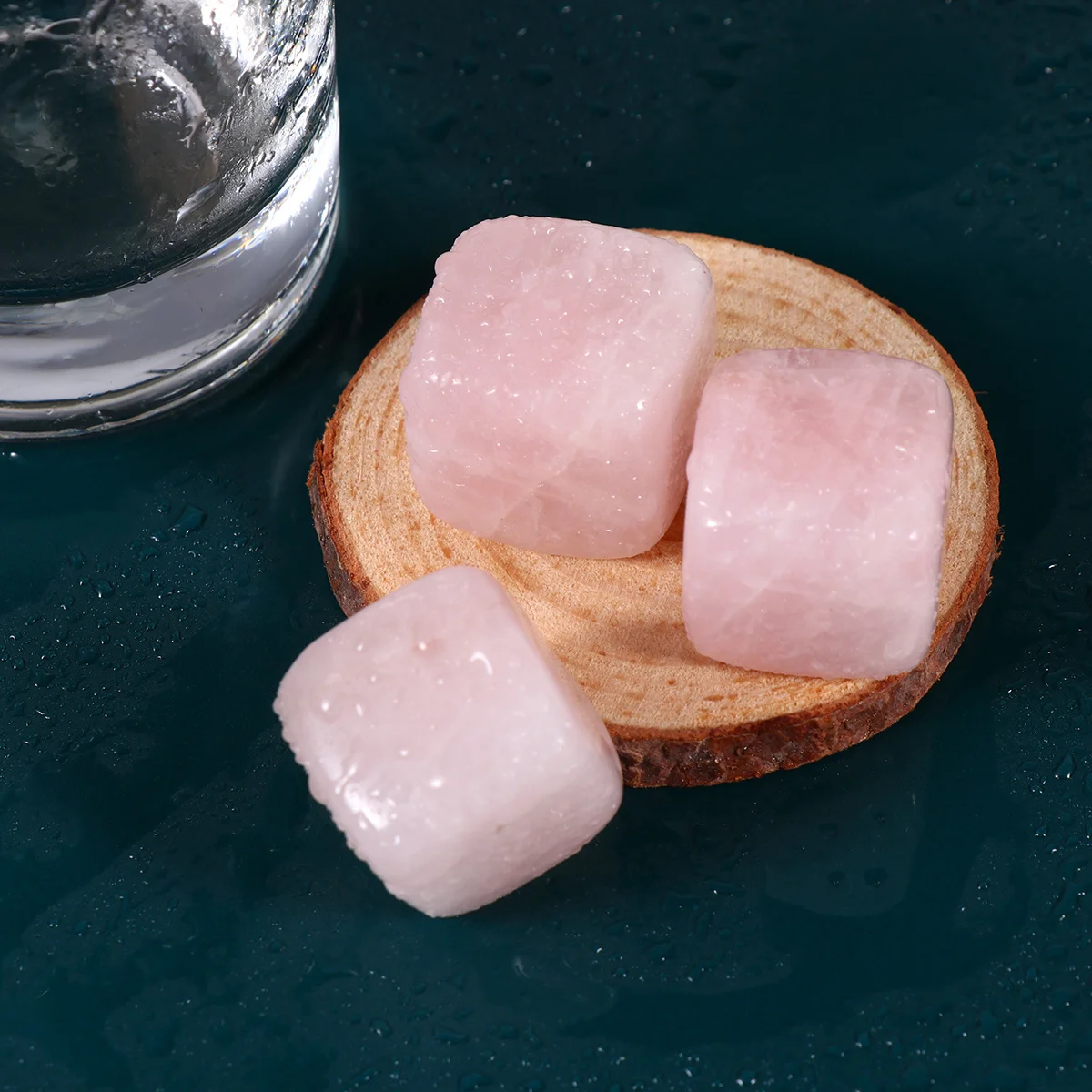 4Pcs Natural Stone Whisky Chillers Reusable Ice Substitute Cubes for Cooling Whiskey Rum Vodka Without Dilution
4Pcs Natural Stone Whisky Chillers Reusable Ice Substitute Cubes for Cooling Whiskey Rum Vodka Without Dilution