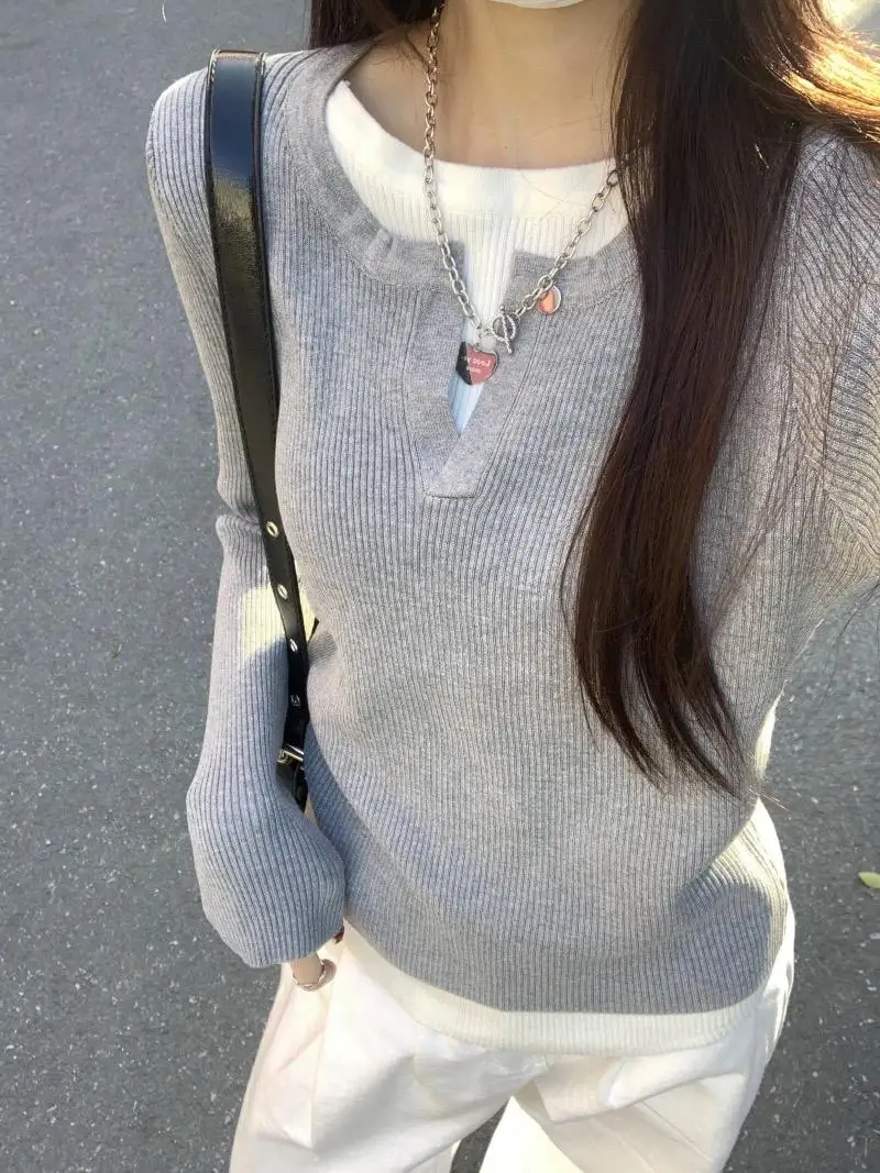Women's Slim Fit Long Sleeve Knitted Base Shirt Inner Wear Top 2025 Early Autumn Fashion Fake Two-Piece Style Commute Wind
Women's Slim Fit Long Sleeve Knitted Base Shirt Inner Wear Top 2025 Early Autumn Fashion Fake Two-Piece Style Commute Wind