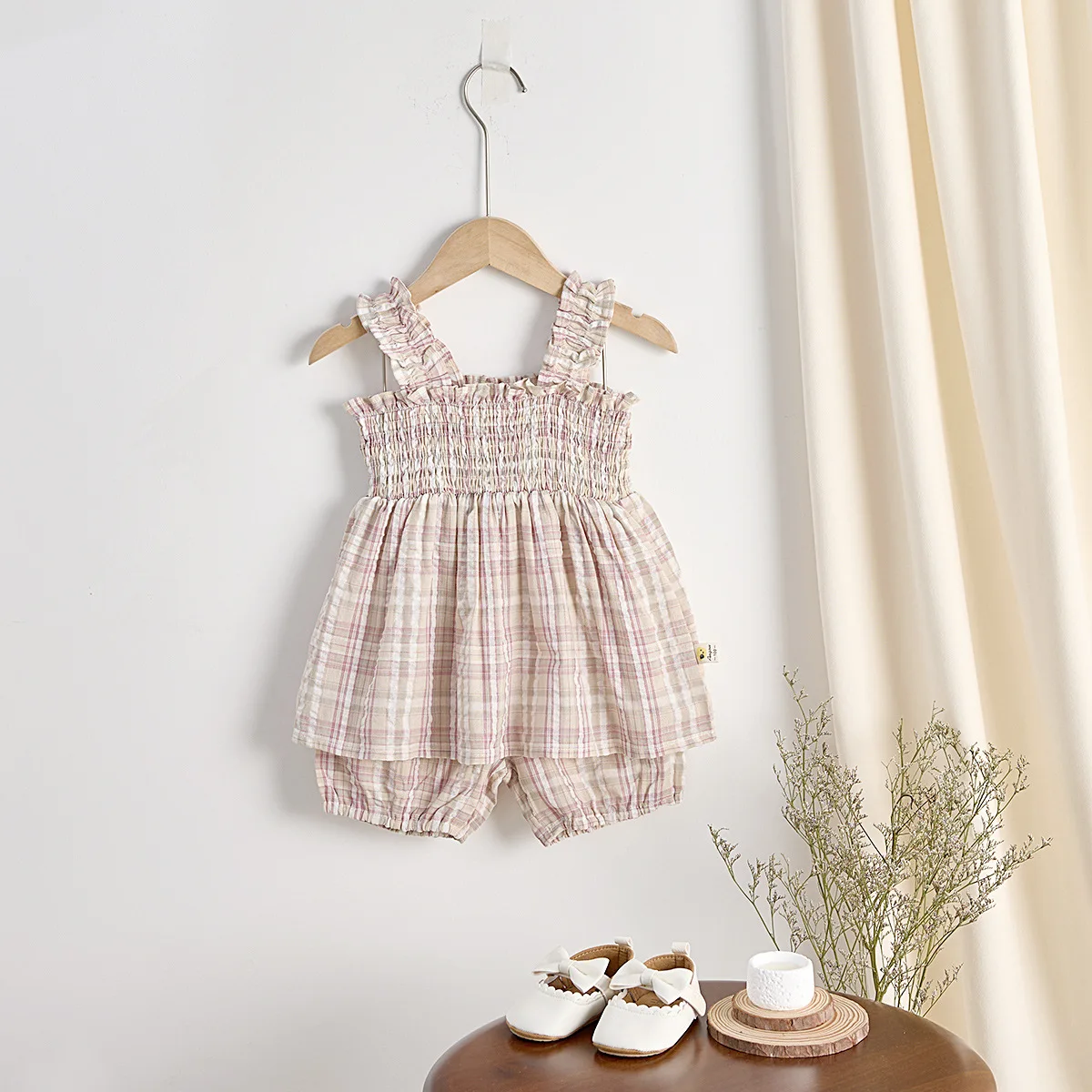 Baby Set Summer Thin Korean Version Female Baby Stylish Plaid Suspender Top Doll Shirt Shorts Two-piece Set
Baby Set Summer Thin Korean Version Female Baby Stylish Plaid Suspender Top Doll Shirt Shorts Two-piece Set