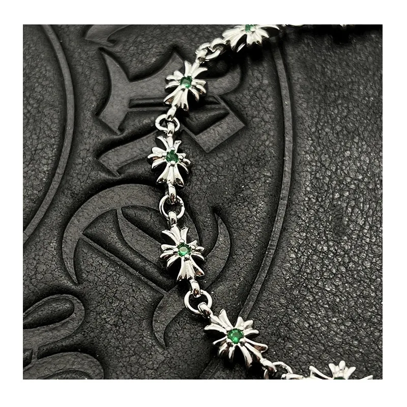 Trendy Bracelet with Diamonds and Thin Cross Flowers for Men and Women's Jewelry Thai Silver-plated Platinum Hip-hop Buckle Inse
Trendy Bracelet with Diamonds and Thin Cross Flowers for Men and Women's Jewelry Thai Silver-plated Platinum Hip-hop Buckle Inse
