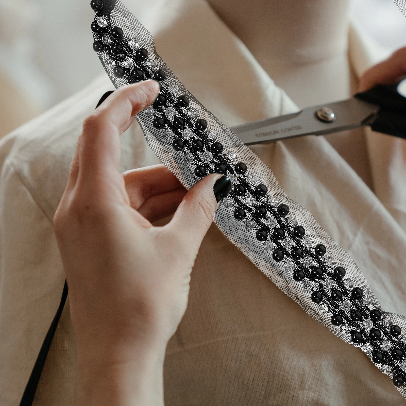 Sewing Lace Ribbon Rhinestone Decorative Pearl Trim Multi-Function Dress Accessory Embellishment For Clothes Bags Diy
Sewing Lace Ribbon Rhinestone Decorative Pearl Trim Multi-Function Dress Accessory Embellishment For Clothes Bags Diy