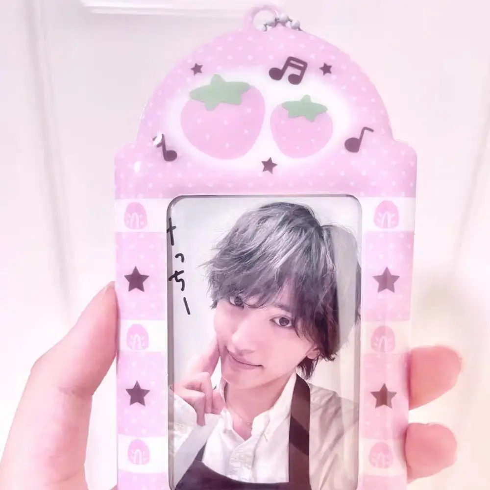 Strawberry 3inch Photocard Holder Pink Notes Wings Card Cover PhotoCard Holder Kpop Charm Holders Bag Pendant Photo Protector
Strawberry 3inch Photocard Holder Pink Notes Wings Card Cover PhotoCard Holder Kpop Charm Holders Bag Pendant Photo Protector