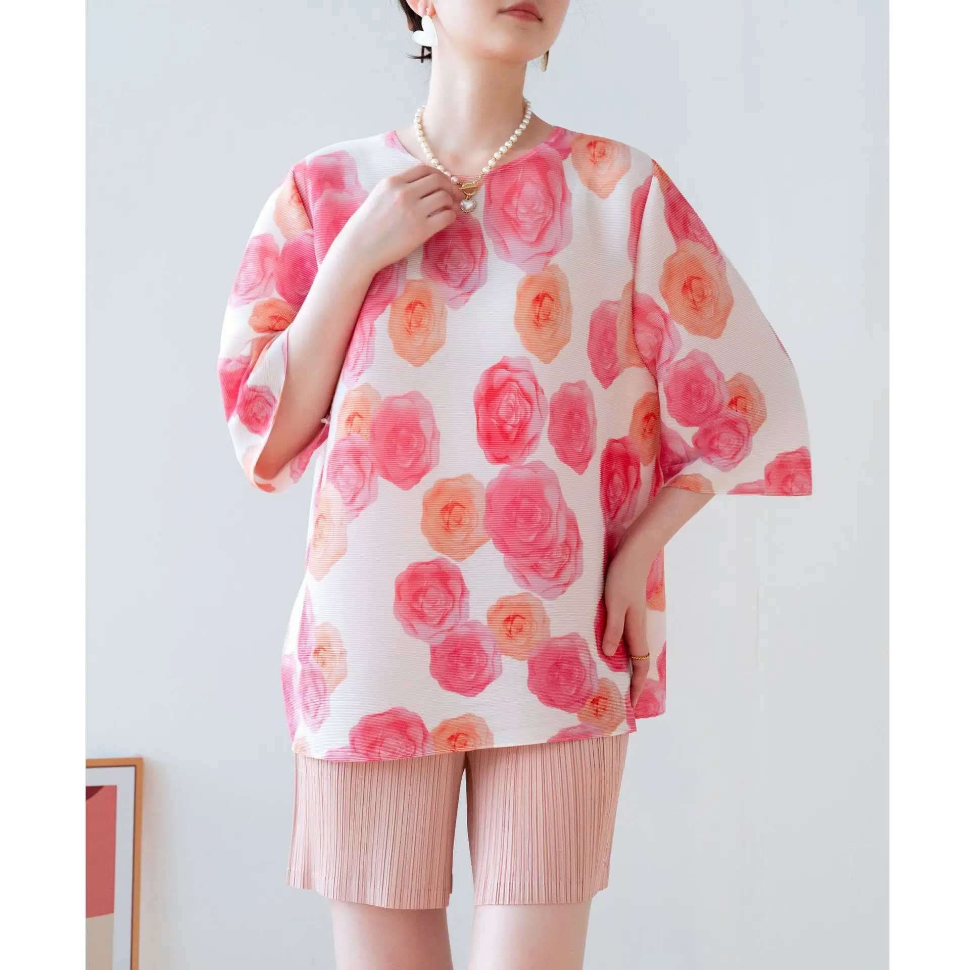 Miyake High-end Pleated Round Neck Large Size Loose Casual Versatile Fashion Printing Women's T-shirt Top 2025 Summer New
Miyake High-end Pleated Round Neck Large Size Loose Casual Versatile Fashion Printing Women's T-shirt Top 2025 Summer New