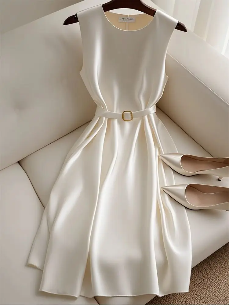 French Elegance White Sleeveless Dress Women's High-End Minimalist Summer Gown Chic Formal Occasion A-Line Dress Luxury Trendy
French Elegance White Sleeveless Dress Women's High-End Minimalist Summer Gown Chic Formal Occasion A-Line Dress Luxury Trendy