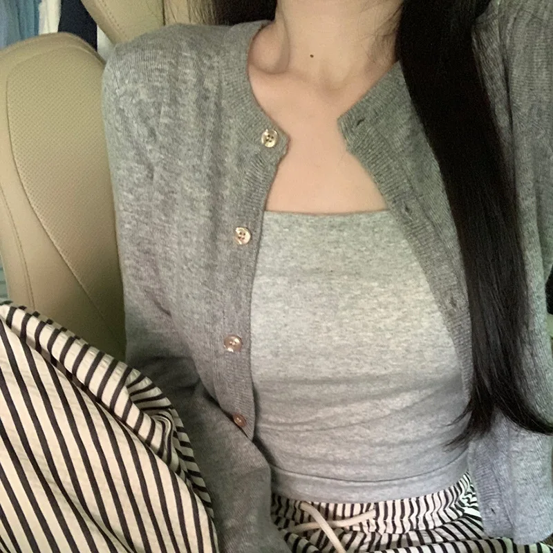 Sweaters Jumpers Cardigans Womens Long Woman With Belt Fair Isle Punk Design Relaxed Line Holiday Gathering Vintage Fashion Warm
Sweaters Jumpers Cardigans Womens Long Woman With Belt Fair Isle Punk Design Relaxed Line Holiday Gathering Vintage Fashion Warm