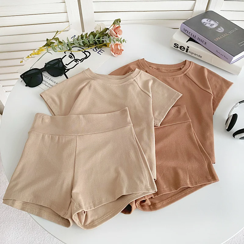 Summer 2024 Women's High Waist Crop Top And Short Shorts Set round Neck Short Sleeve T-Shirt Outfit Cotton Blend Fashion Set
Summer 2024 Women's High Waist Crop Top And Short Shorts Set round Neck Short Sleeve T-Shirt Outfit Cotton Blend Fashion Set
