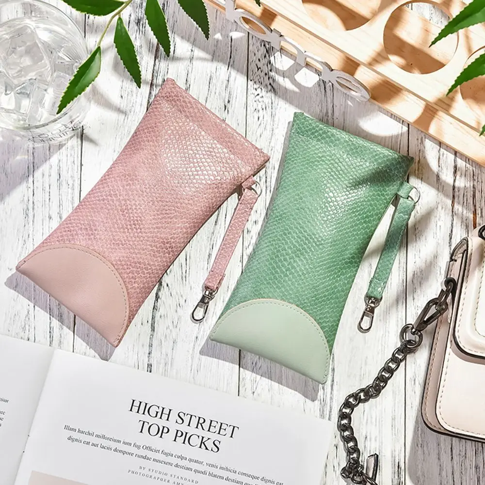 New PU Glasses Bag Protective Cover Portable Sunglasses Case Simple Reading Eyeglasses Pouch Unisex
New PU Glasses Bag Protective Cover Portable Sunglasses Case Simple Reading Eyeglasses Pouch Unisex