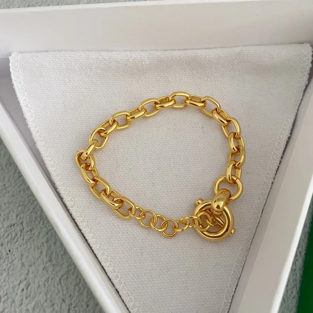 Hot Europe 18K Gold Plated Chain Necklace Bracelet Set Women Luxury Jewelry Designer Runway Party Trend
Hot Europe 18K Gold Plated Chain Necklace Bracelet Set Women Luxury Jewelry Designer Runway Party Trend