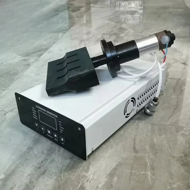 2000W 20khz Transducer Price Welding Machine Horn Ultrasonic Generator
2000W 20khz Transducer Price Welding Machine Horn Ultrasonic Generator