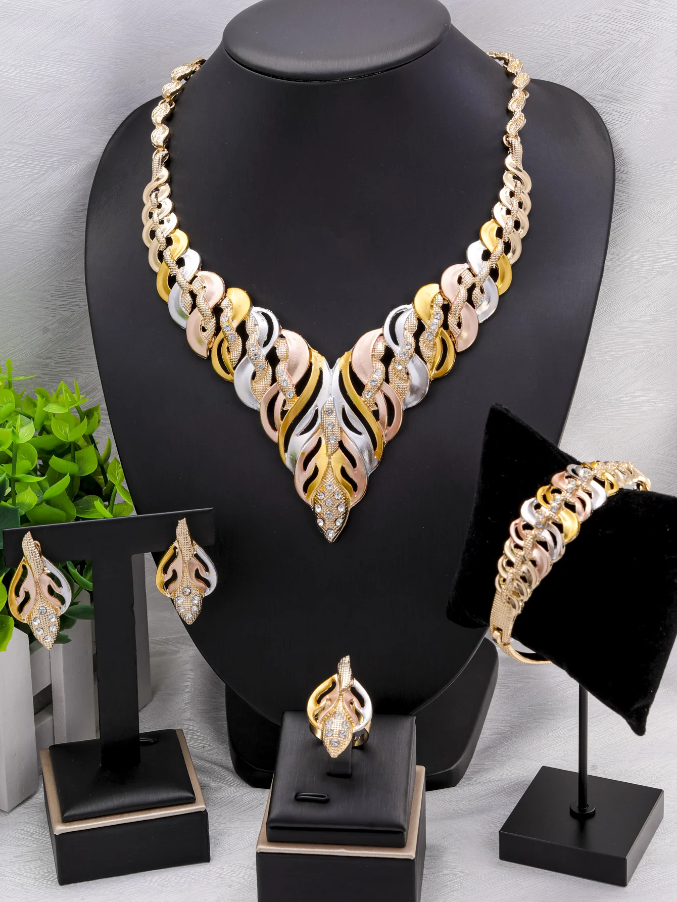 Fashion Classic Multicolour Necklace Earrings Jewelry Sets Women Dubai Gold Color Italian African Party Banquet Jewellery
Fashion Classic Multicolour Necklace Earrings Jewelry Sets Women Dubai Gold Color Italian African Party Banquet Jewellery