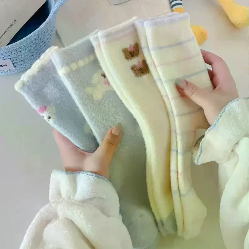 1/5 пар теплых женских сине-белых носков с рисунком щенка, милые осенне-зимние плюшевые напольные толстые носки для сна, средние носки-трубочки
1/5 пар теплых женских сине-белых носков с рисунком щенка, милые осенне-зимние плюшевые напольные толстые носки для сна, средние носки-трубочки