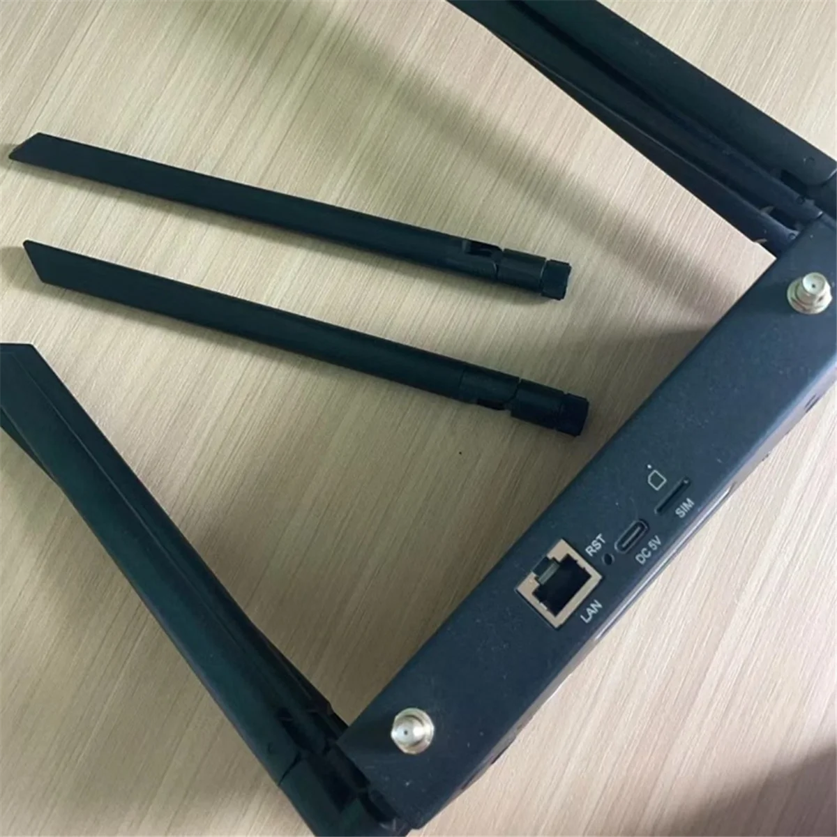 COTS-tSingle Network Port Router Wireless WI-FI6 Router 4G Wireless Network Repeater MICRO-SIM Slot US
COTS-tSingle Network Port Router Wireless WI-FI6 Router 4G Wireless Network Repeater MICRO-SIM Slot US
