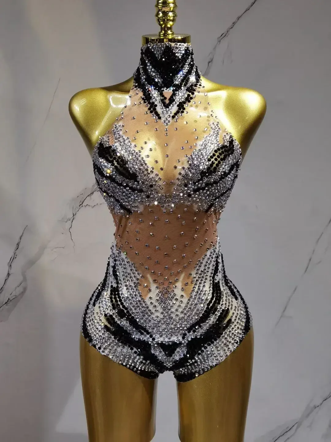 Glamorous Gold Black Rhinestone Latin Dance Costume Women Sheer Mesh Halter Bodysuit Salsa Tango Competition Dance Wear
Glamorous Gold Black Rhinestone Latin Dance Costume Women Sheer Mesh Halter Bodysuit Salsa Tango Competition Dance Wear