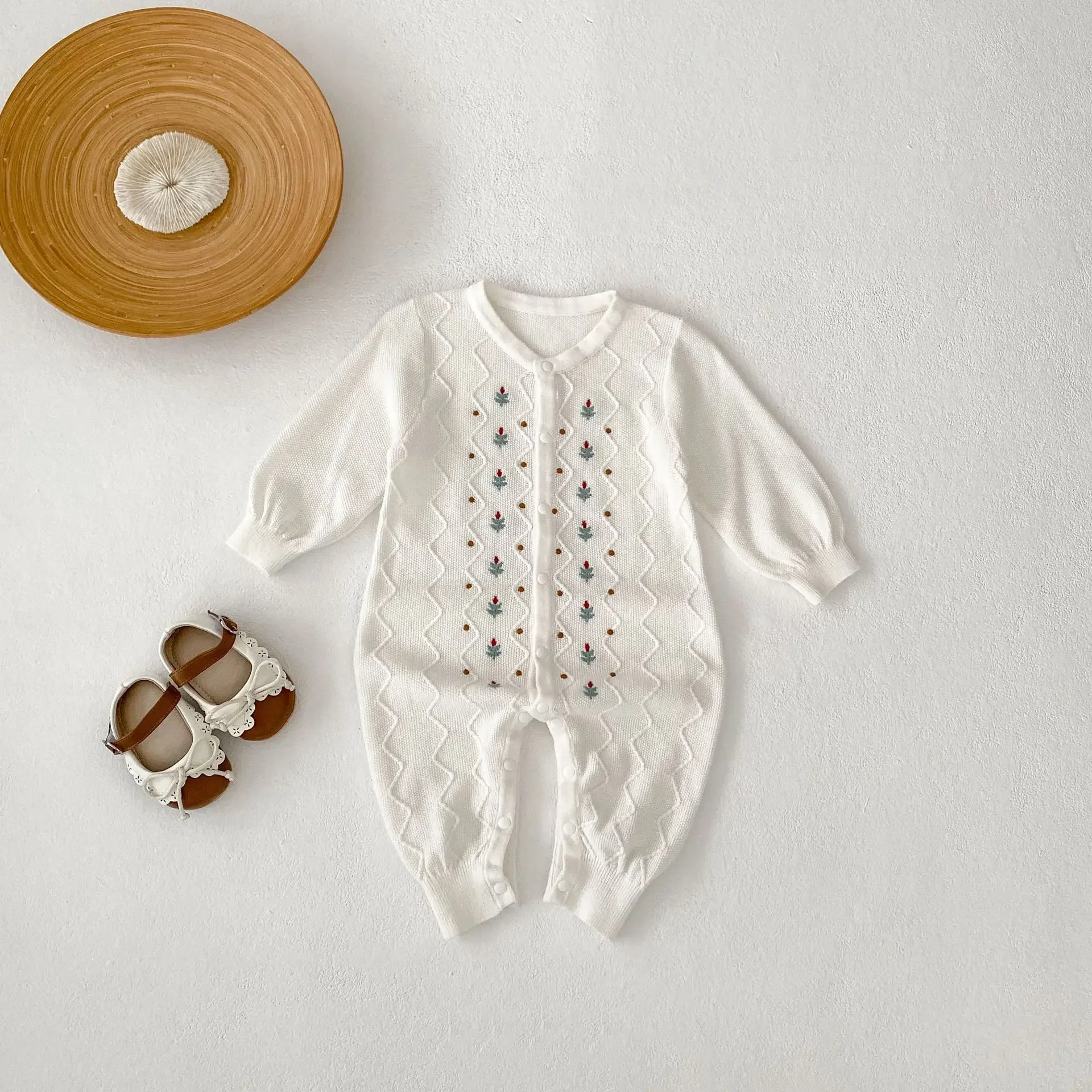 Baby Clothes 2024 Autumn Boys and Girls Baby Long Sleeve Romper New Knitted 0-3 Years Old Cute Baby Embroidery Long Romper
Baby Clothes 2024 Autumn Boys and Girls Baby Long Sleeve Romper New Knitted 0-3 Years Old Cute Baby Embroidery Long Romper