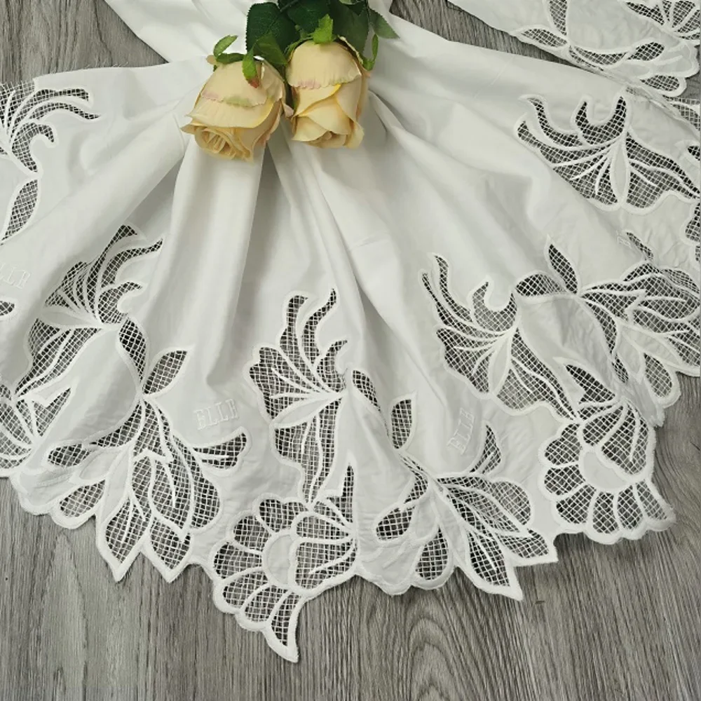 White Yarn-dyed Cloth Skirt Bilateral Floral Embroidery Cotton Fabric Diy Clothing Decorative Sewing Accessories
White Yarn-dyed Cloth Skirt Bilateral Floral Embroidery Cotton Fabric Diy Clothing Decorative Sewing Accessories