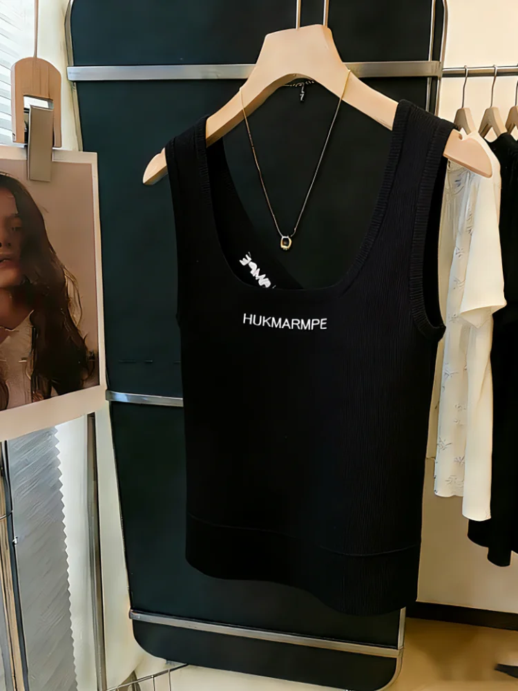 Summer New Style Women's Slim Fit Short Sleeveless Tank Top Self-Keeping Design Korean Version Commute round Neck Silk Fabric
Summer New Style Women's Slim Fit Short Sleeveless Tank Top Self-Keeping Design Korean Version Commute round Neck Silk Fabric